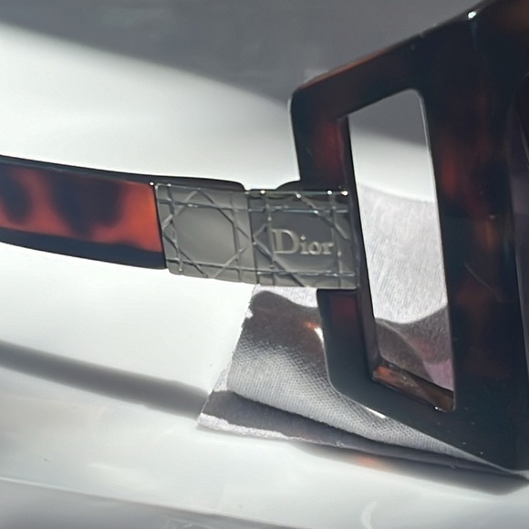 DIOR SUNGLASSES - Picture 9 of 12